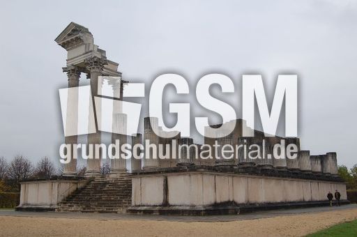 Xanten - Hafentempel 1.JPG